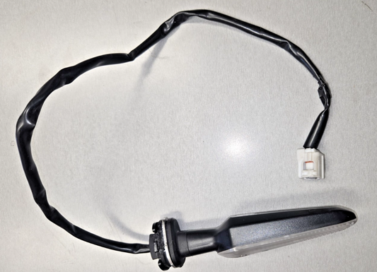 Yamaha XSR700 Genuine Front Flasher Light - Bat-83320-10-00 #0563