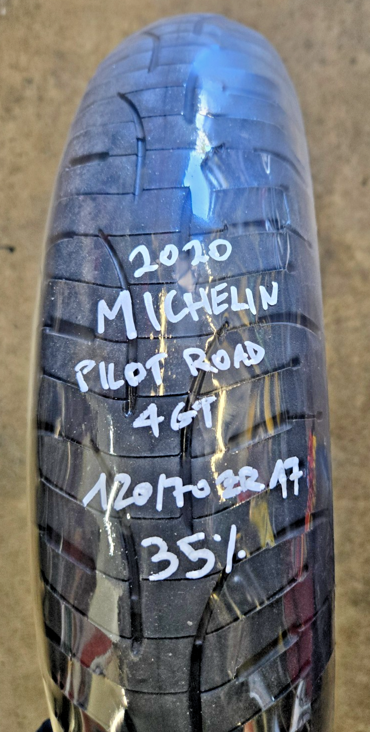 USED MICHELIN PILOT ROAD 4 GT 120 70 17 2020 35%