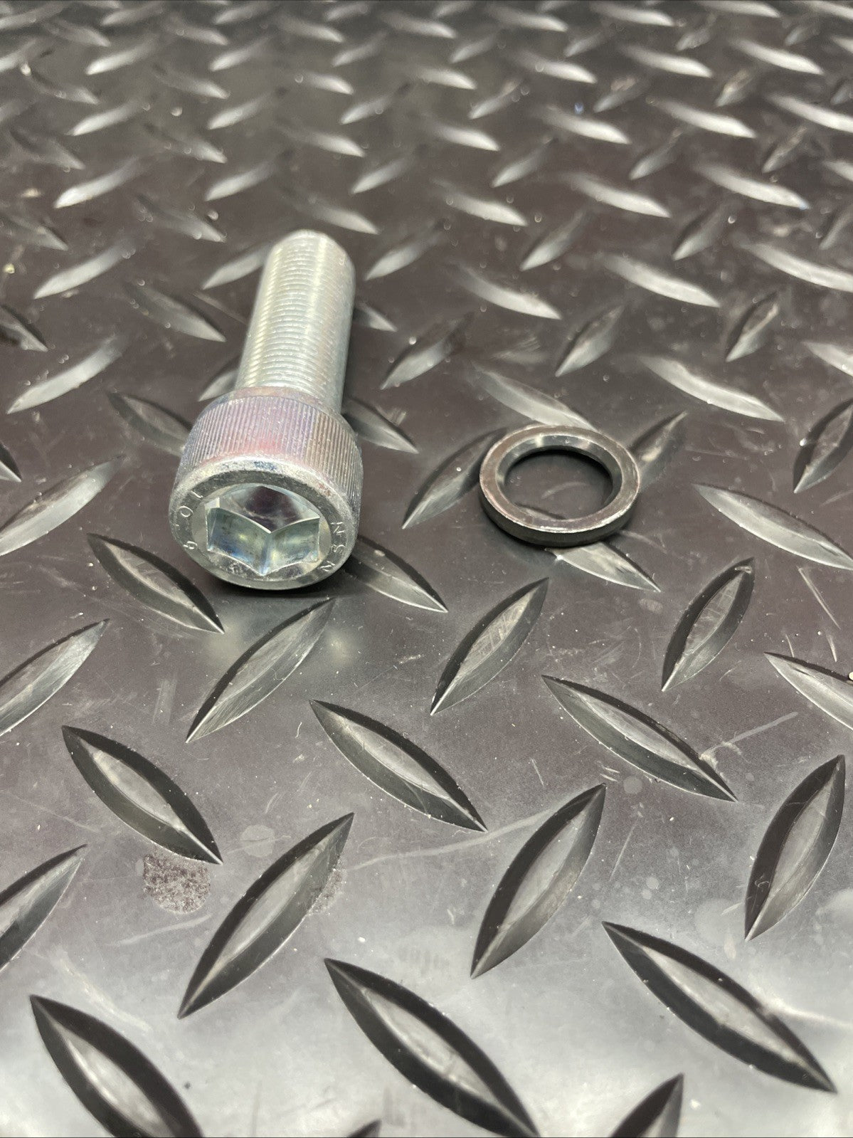 Yamaha XSR900 2026 Mirror Bolt And Washer 91342-16050-00 #1015