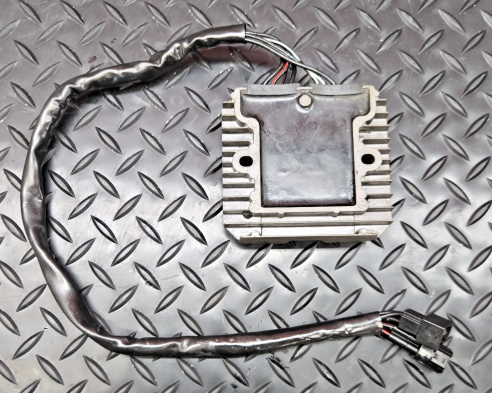 2009 Suzuki Hayabusa GSX1300R Regulator rectifier used OEM 100% guaranteed #0700
