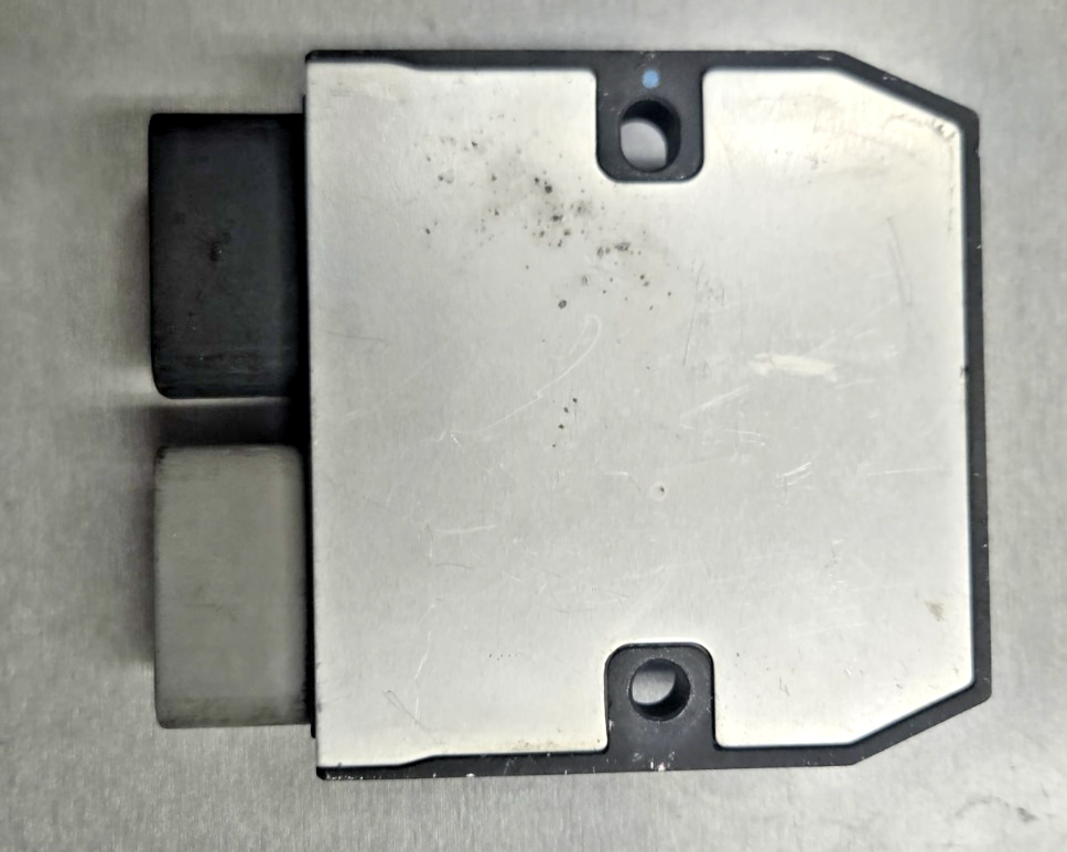 Yamaha YZF-R1 Voltage Regulator Rectifier OEM 1D7-81960-00 #0631
