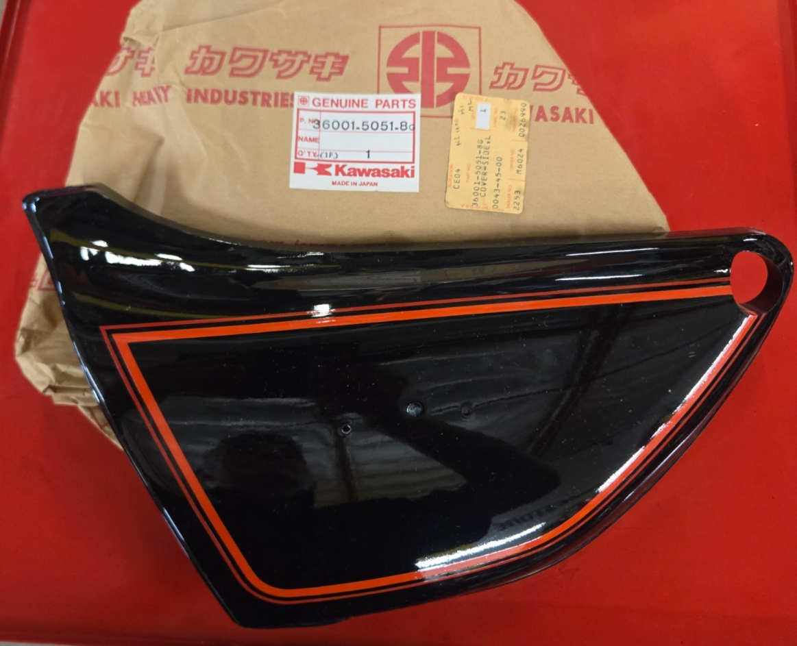 NOS Genuine KAWASAKI CSR KZ1000 LEFT SIDE COVER OEM 36001-5051-8G #0368