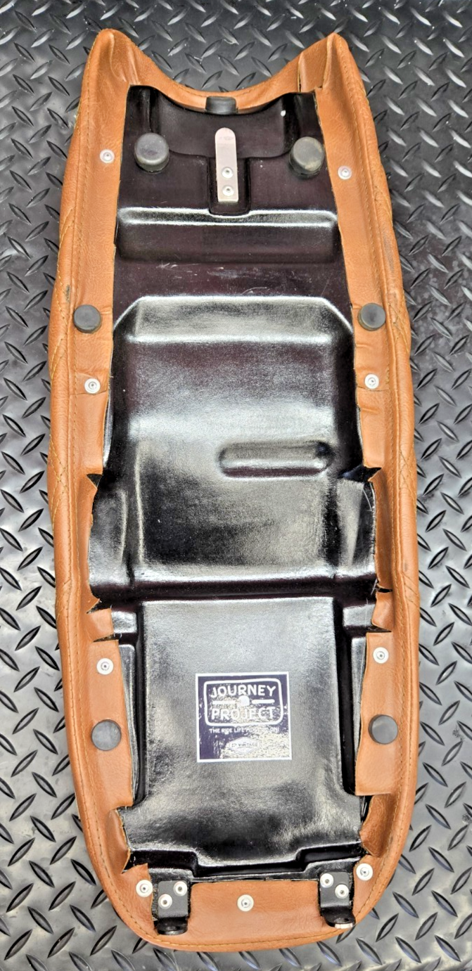 Triumph Seat 2002-15 T100 BONNEVILLOE THRUXTON 865 900 JOURNEY PROJECT #0834