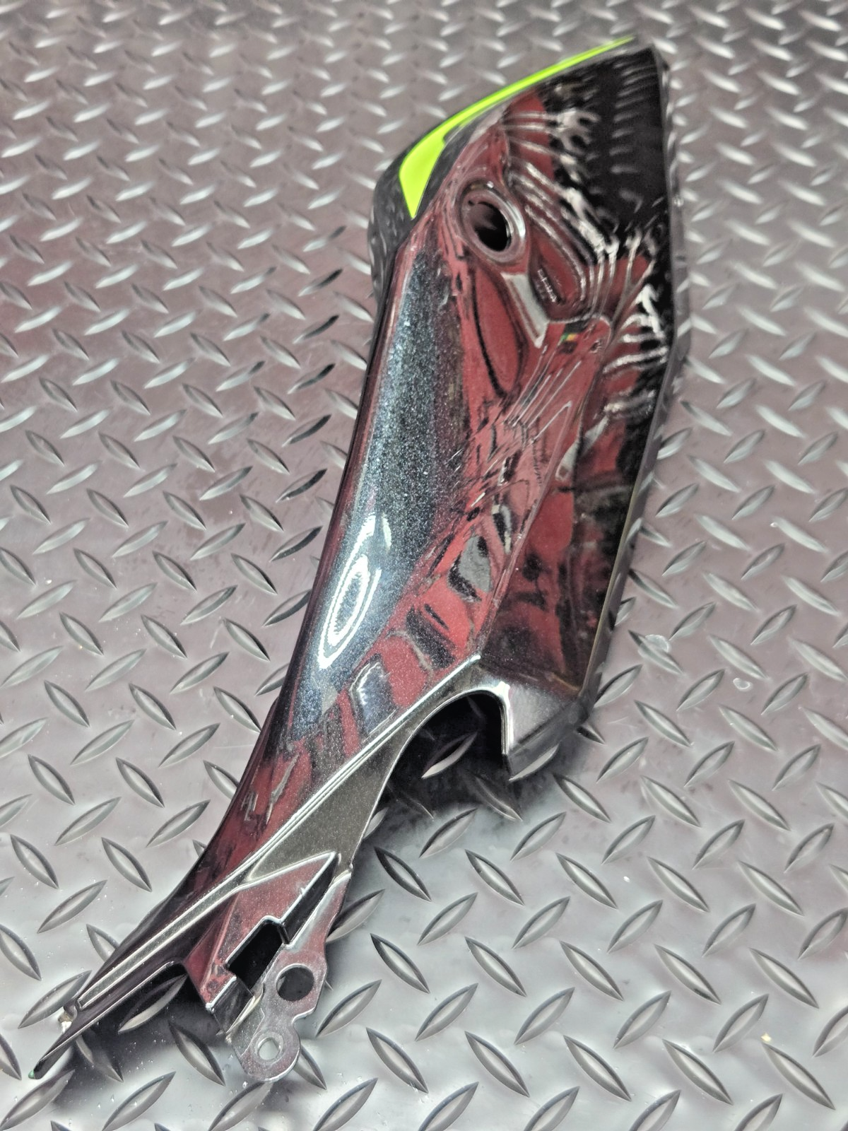 KAWASAKI Z400 OEM LEFT Side Rear Tail Fairing Cover 36041-0037-660 #0440