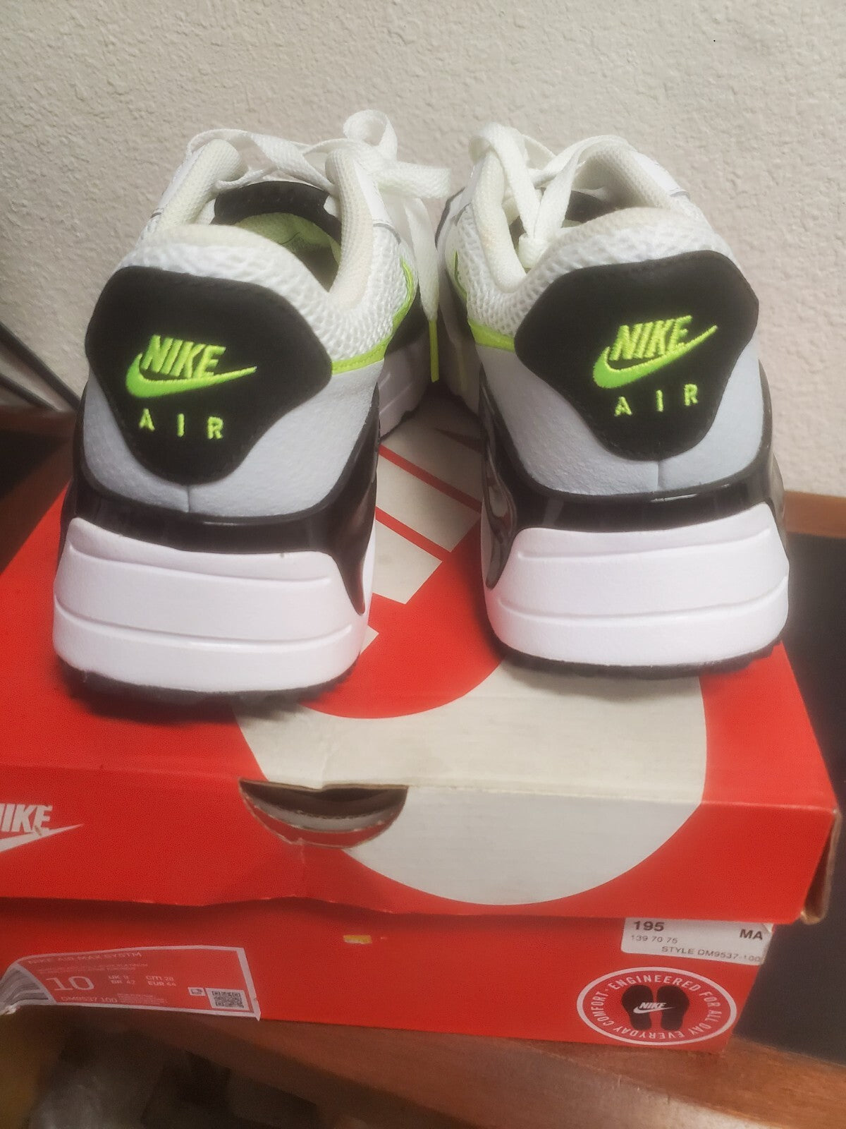 Nike Air Max Systm White/ Black Volt Sneaker Size 10   #0244