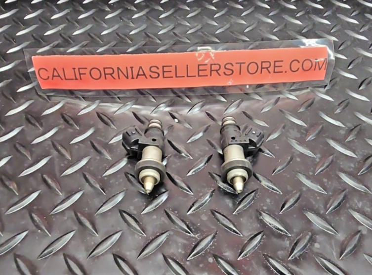 2x Suzuki GSXR 600 750 1000 Hayabusa GSX1300 R Fuel Injectors 15710-24F00  #0730