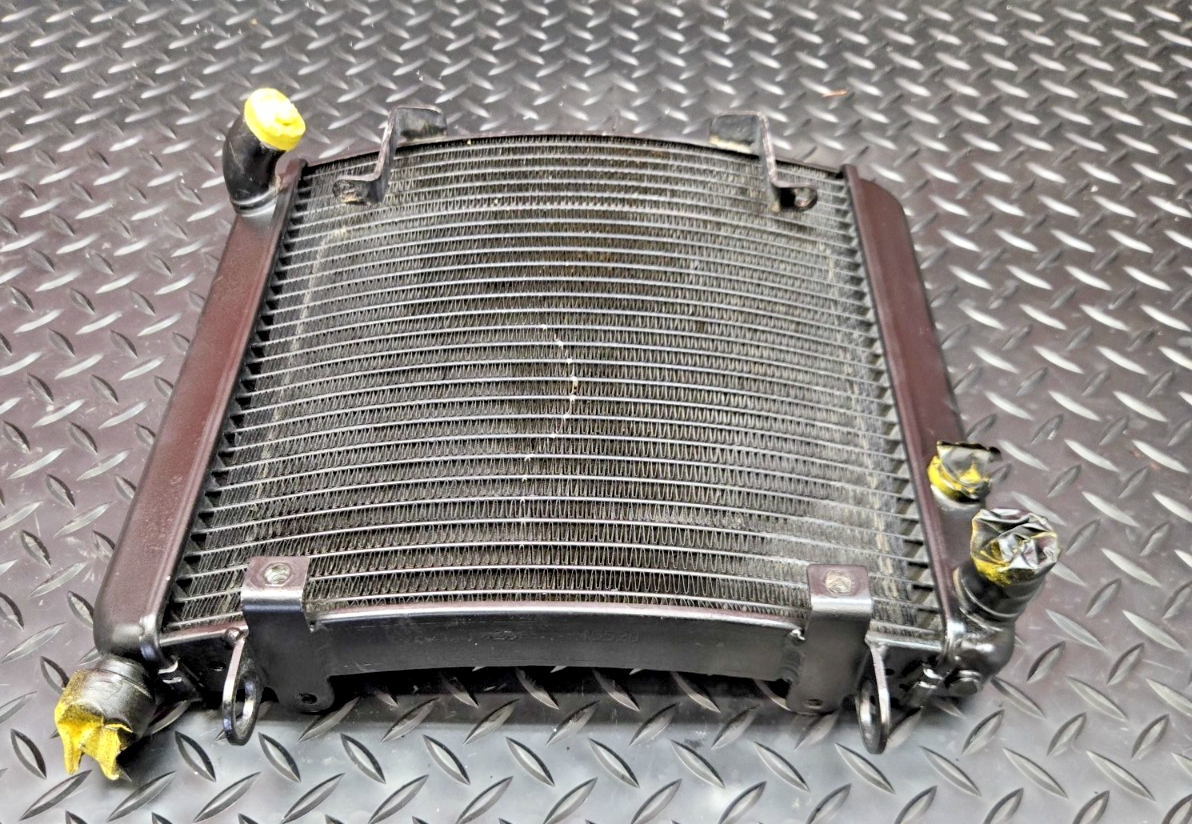 KTM 950 OEM RADIATOR  FIT ALL MODELS NO LEAKS #0774