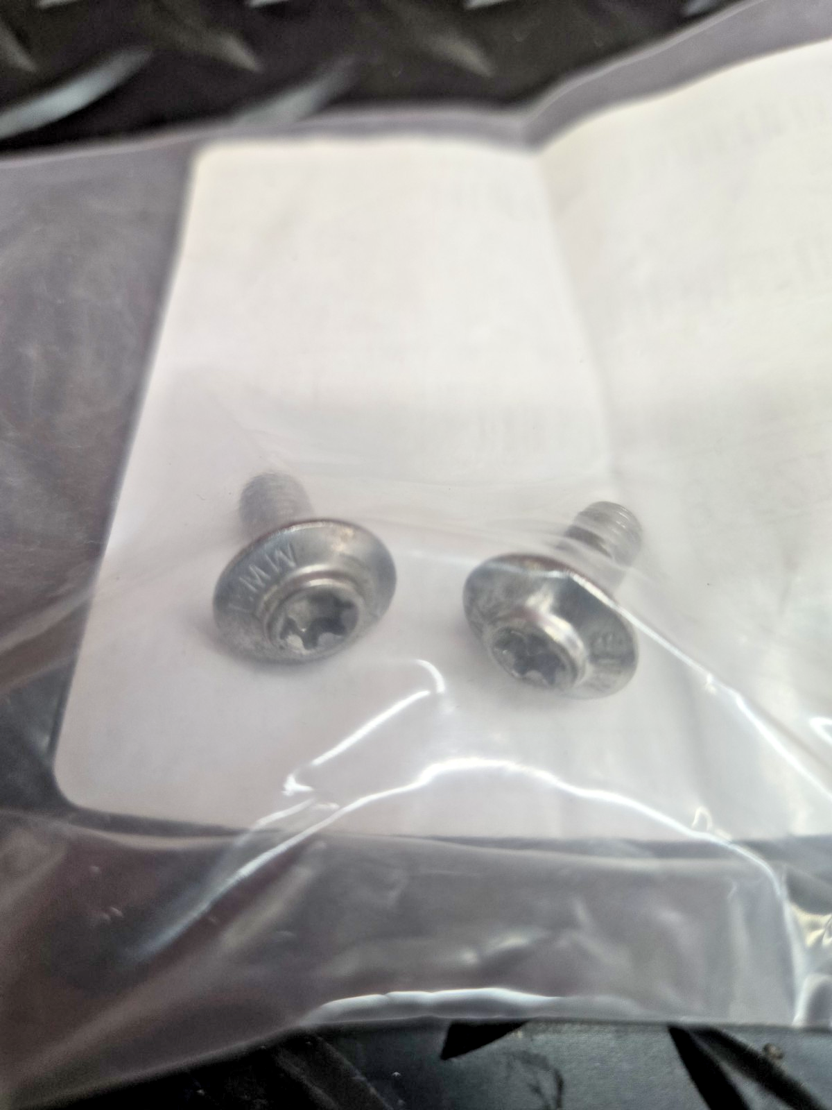 2x Original BMW 46638521656  M6X14,5  #1200