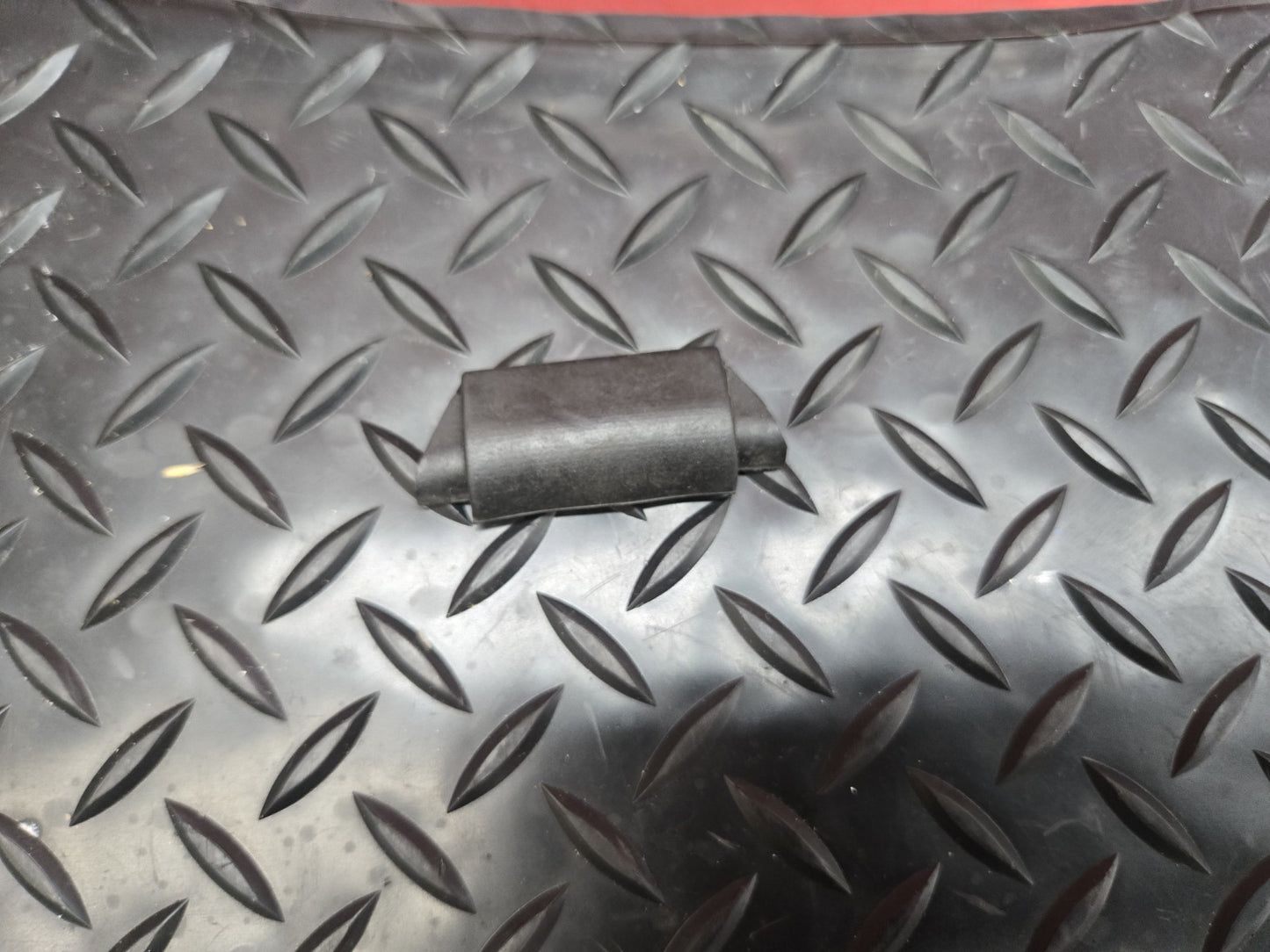 Suzuki OEM Part 44546-44H00 RUBBER FUEL TANK FRONT #0863