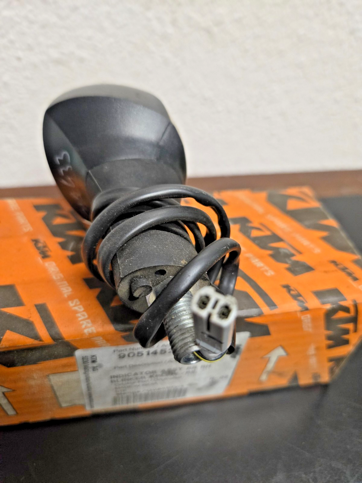 KTM 390 OEM Blinker  TURN SIGNAL  90514526044 #0389