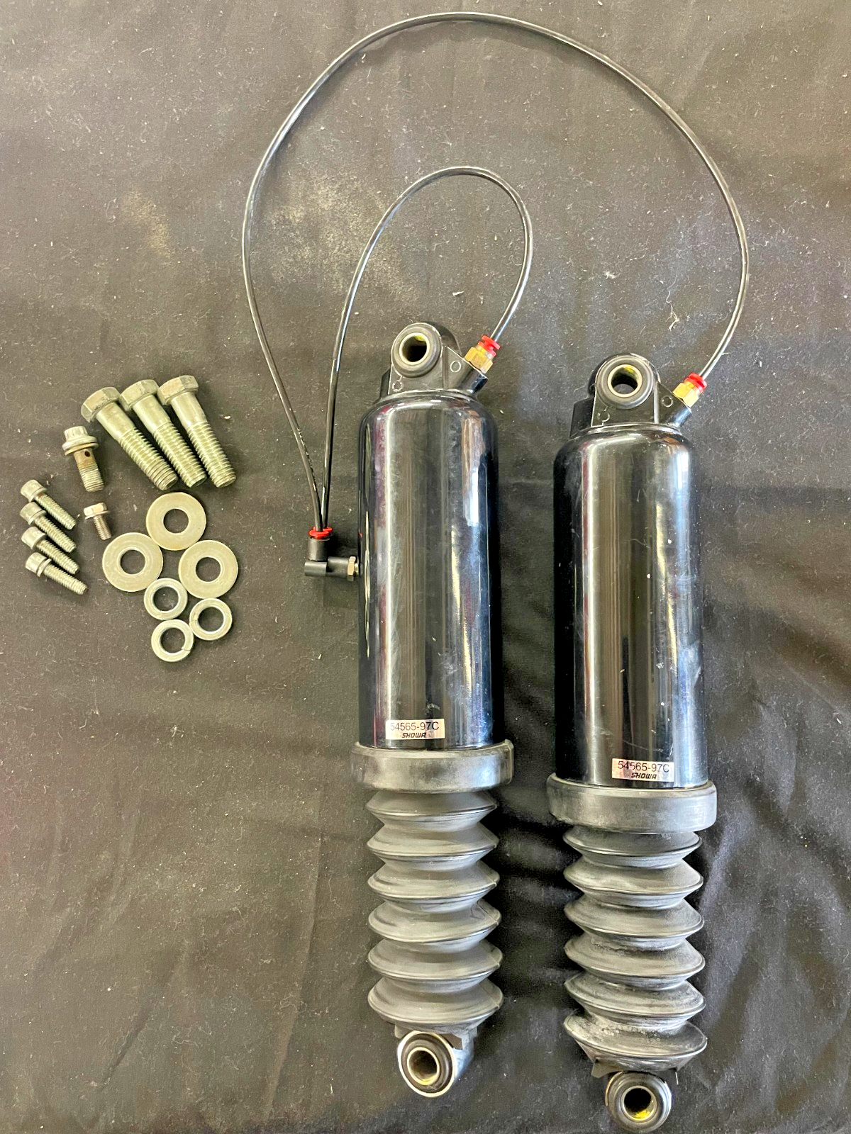 HARLEY DAVIDSON Rear Air Shocks 54565-97C Showa #0403
