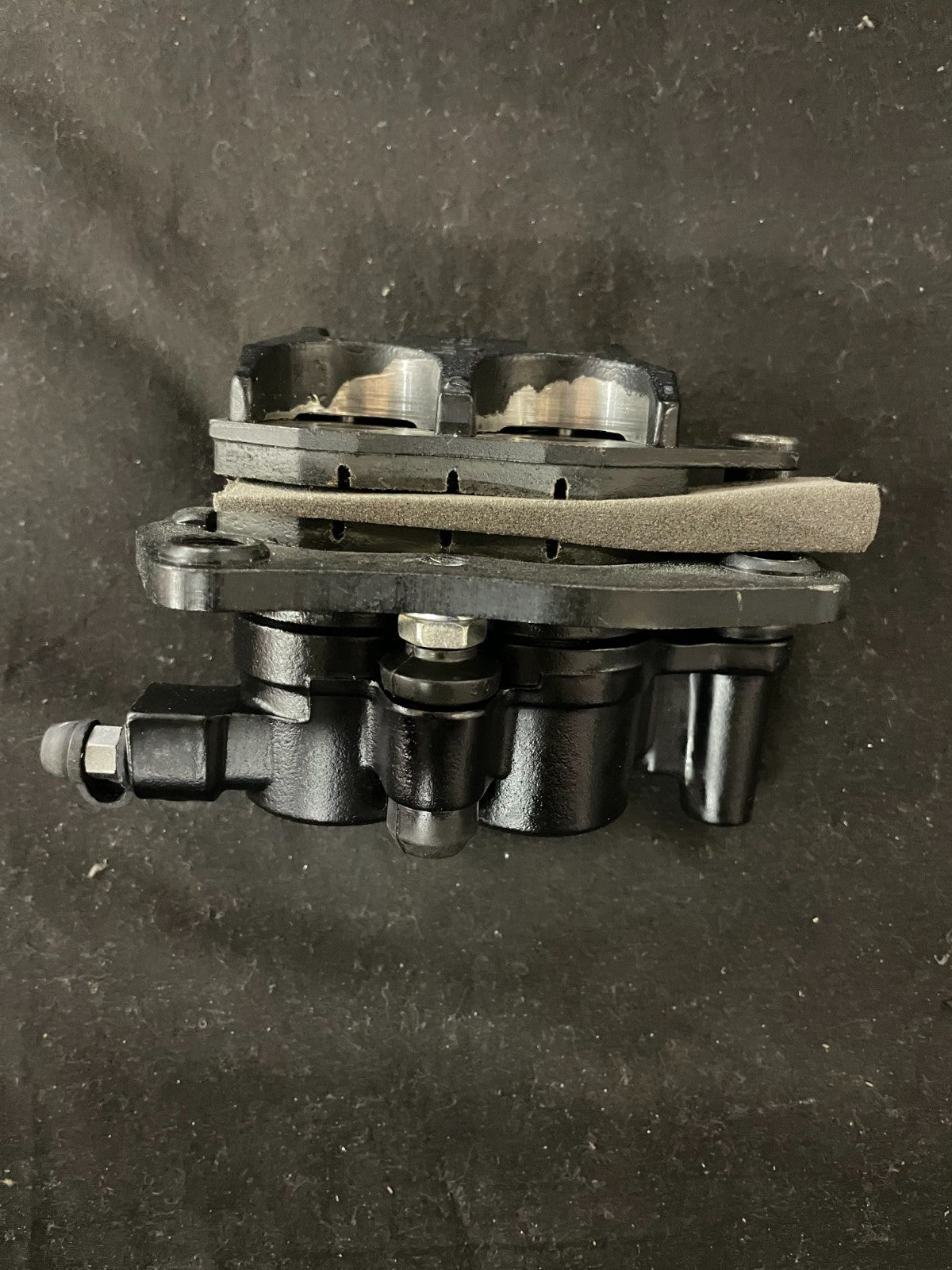 TRIUMPH BONNEVILLE T100 900 EFI OEM REAR BRAKE CALIPER BRAND NEW  #0215