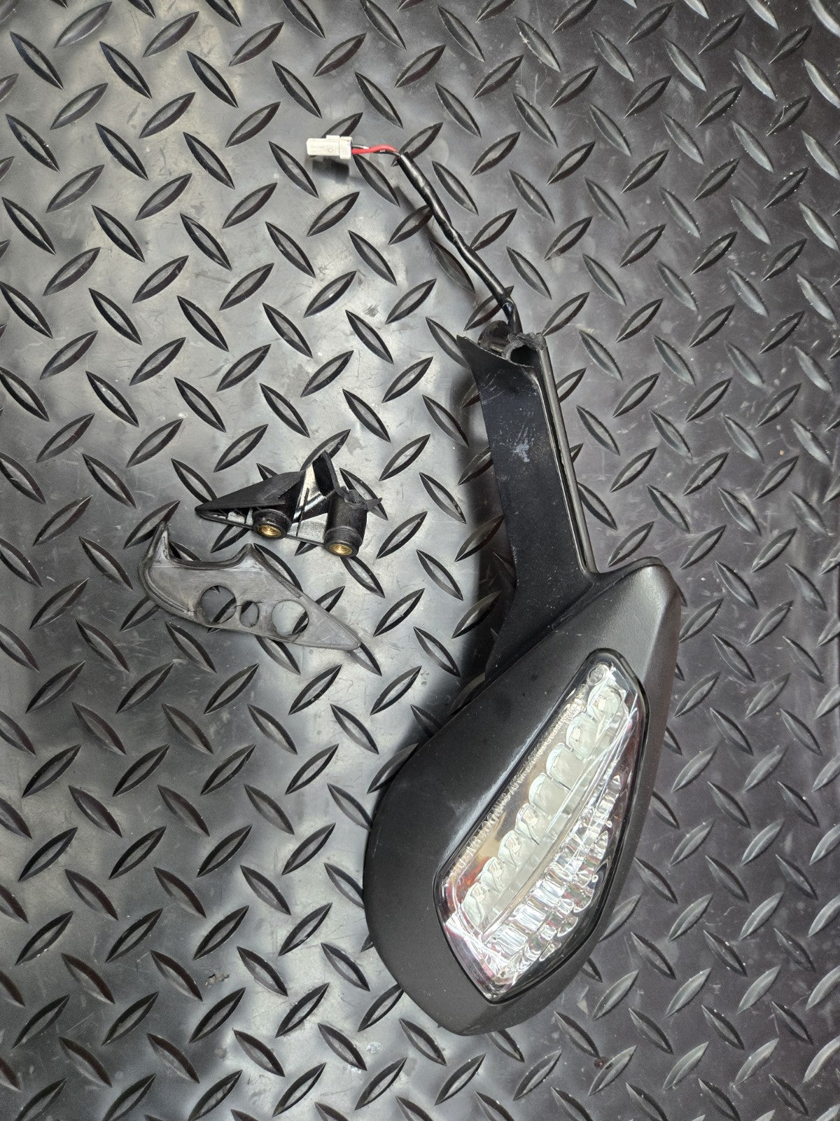 Ducati Panigale 899 959 1199 1299 OEM LEFT Mirror Turn Signal Assembly #0845
