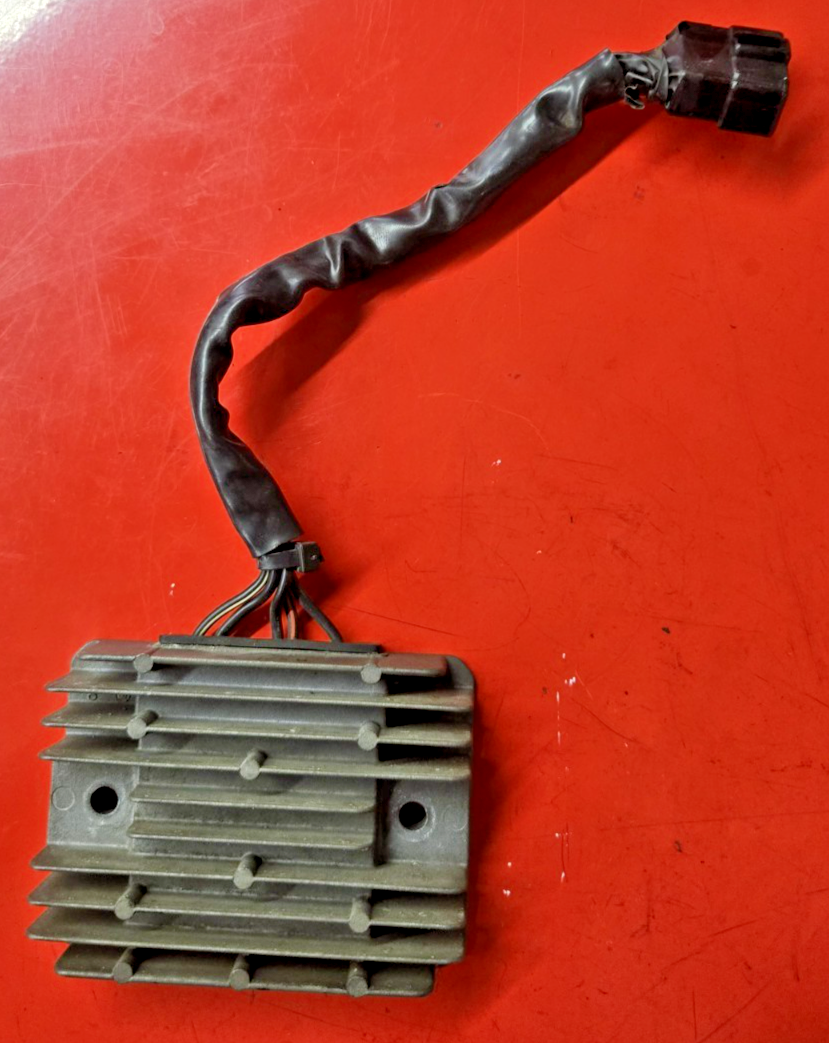 2014 Triumph Bonneville T100 SE Regulator Rectifier Voltage GUARANTEED #0620