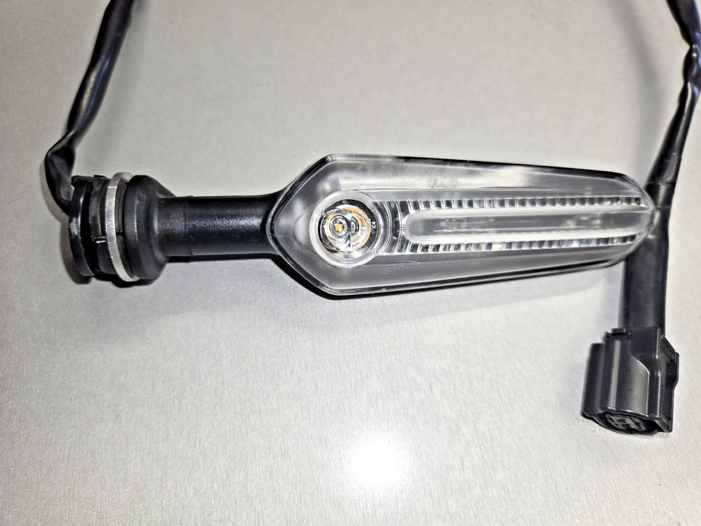 Yamaha XSR700 Genuine Rear Flasher Light - Bat-83330-10-00  #0562