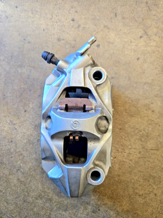 11-26 Suzuki GSX-R600 GSXR 600 Front RIGHT Side Brake Caliper  #0130