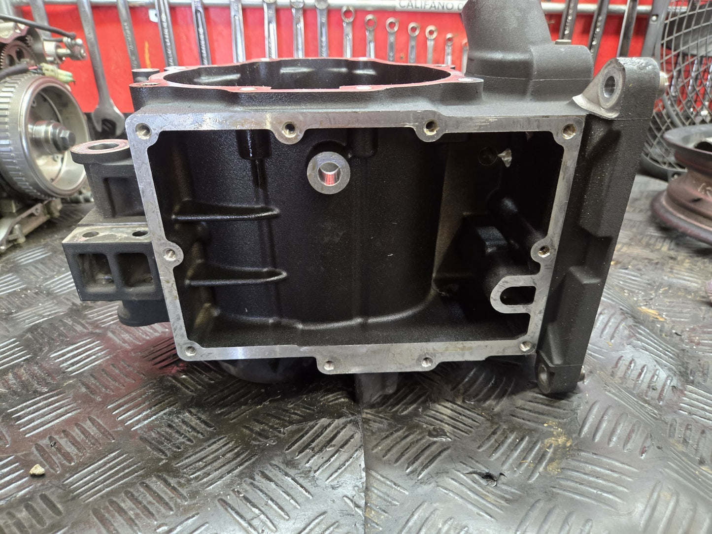 Harley Davidson Dyna 6 Speed Transmission Case Housing Used #0509