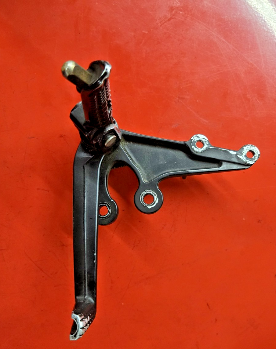 Suzuki GSXR 600 750 GSXR600 2015 Front Right Rearset Foot Peg Rest Bracket #0618