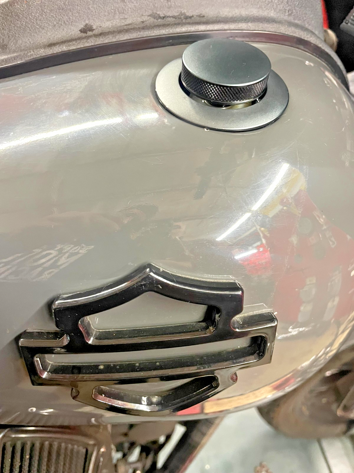 Right Flush Mount Pop Up Vented Fuel Tank Gas Cap Fits For Harley ALL  #0060