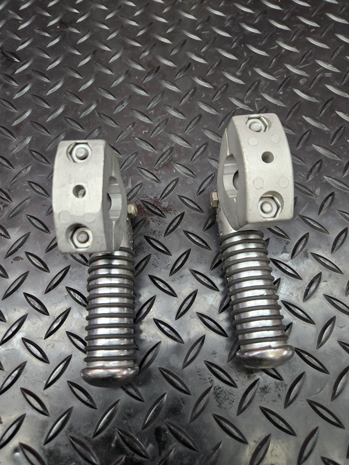 1 " Engine Guard Highway Foot Pegs Mount Chrome Aluminum HARLEY #1054