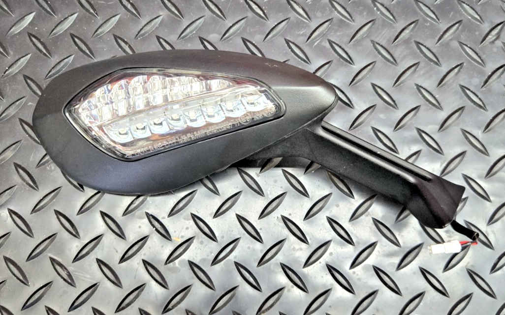 Ducati Panigale 899 959 1199 1299 OEM Right Mirror Turn Signal Assembly #0796