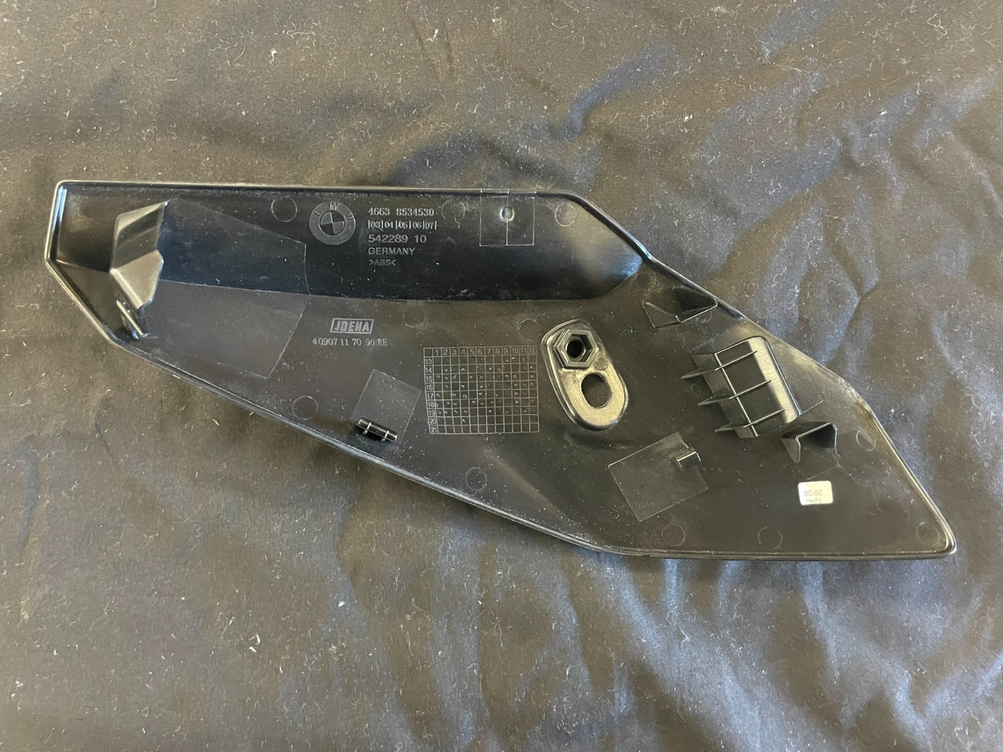 BMW S 1000 R FRONT RIGHT HEADLIGHT HOUSING TRIM 46638534530  #0104