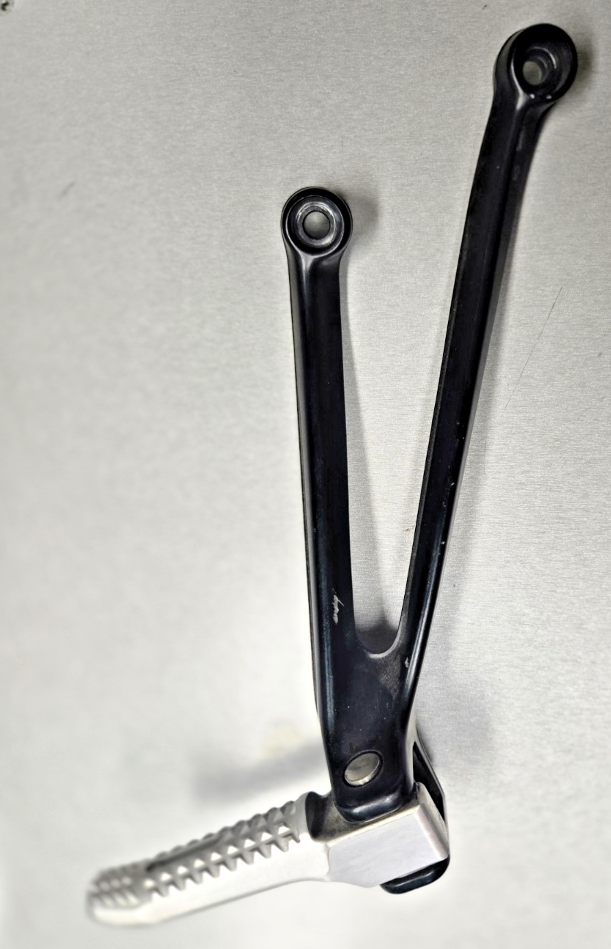 BMW S1000RR PASSENGER  FOOT PEG AND BRACKET RIGHT REAR OEM 8521681 #0694