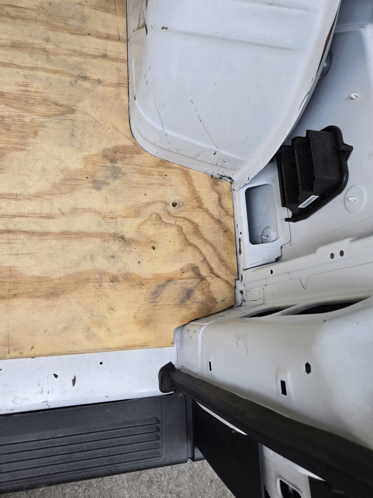 RAM PROMASTER 159 WB MARINE WOOD Floor AND PREFORMED RUBBER MAT