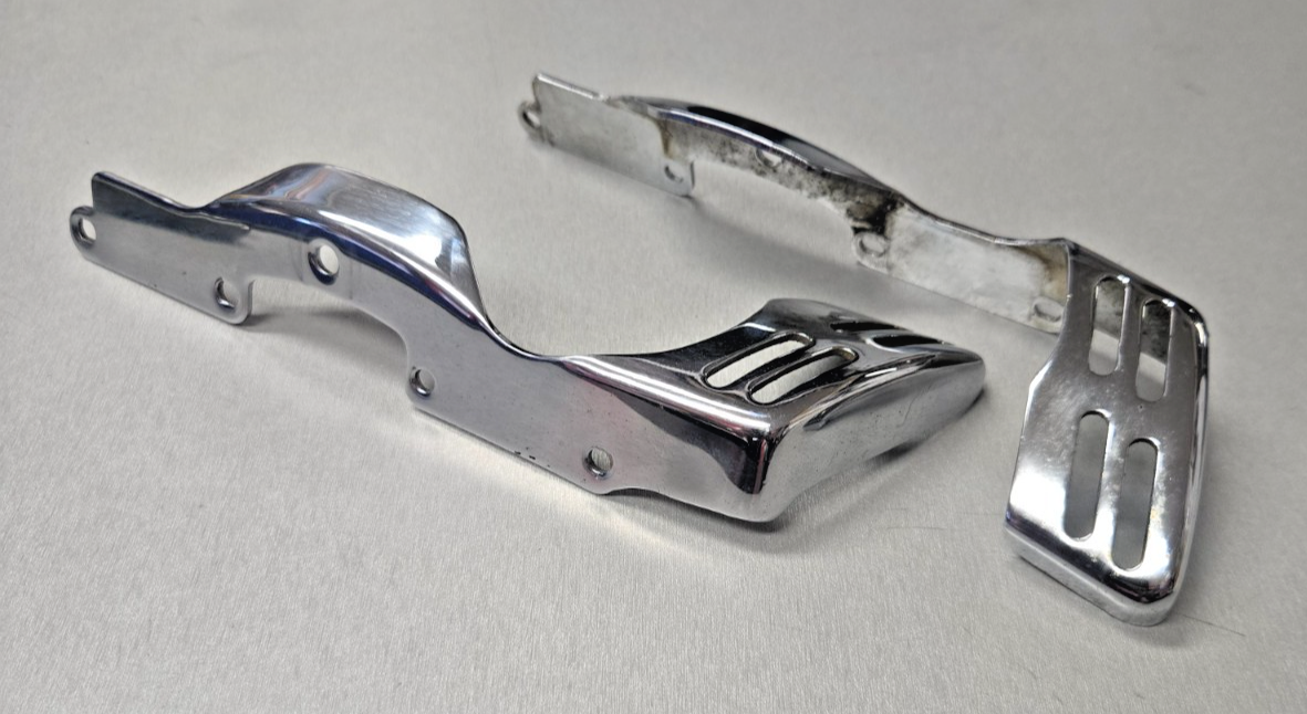 HONDA GOLDWING 1100 CARBURETOR RIGHT LEFT PLATE STAY CHROME COVER #0693