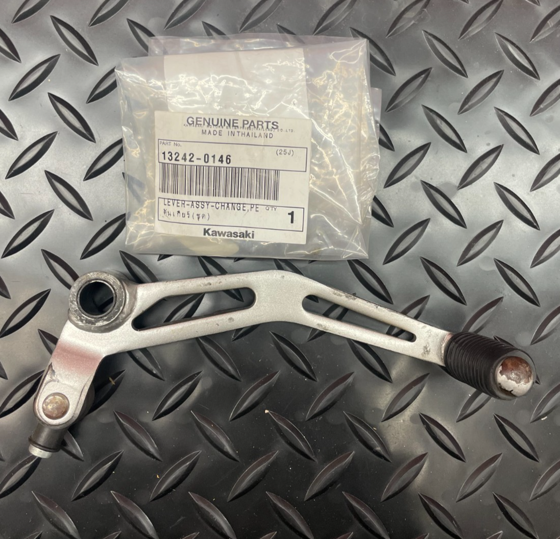 OEM KAWASAKI NINJA Z400 GEAR SHIFTER PEDAL 13242-0146  #0434