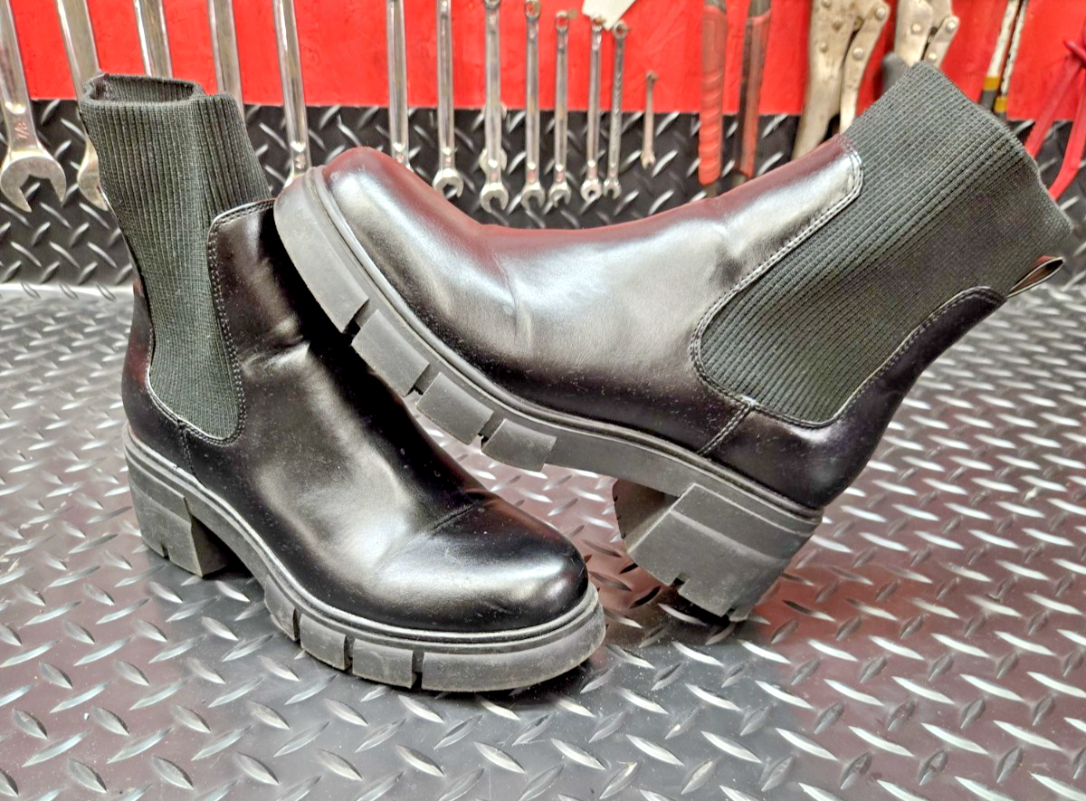 BOOTS WOMEN  Black Leather 2" Toe Fashion Boots size 8  #0516