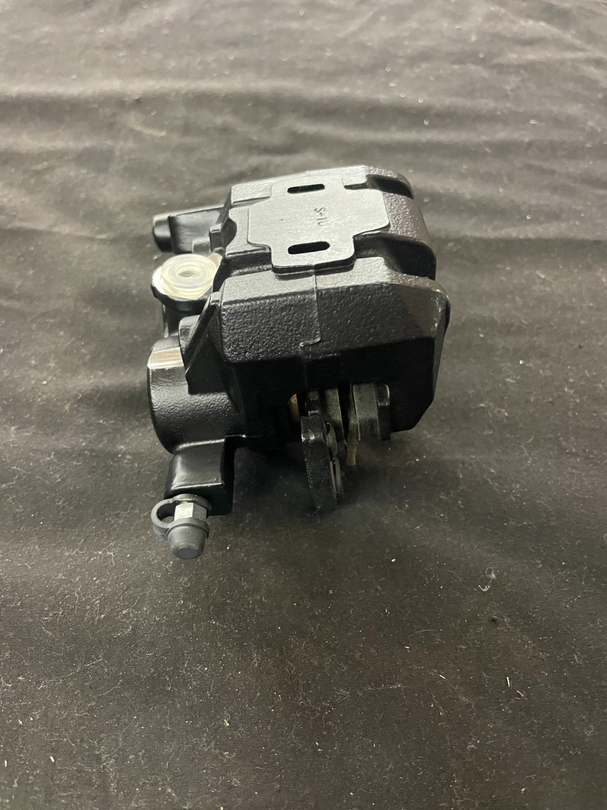 TRIUMPH BONNEVILLE T100 900 EFI OEM REAR BRAKE CALIPER BRAND NEW  #0215