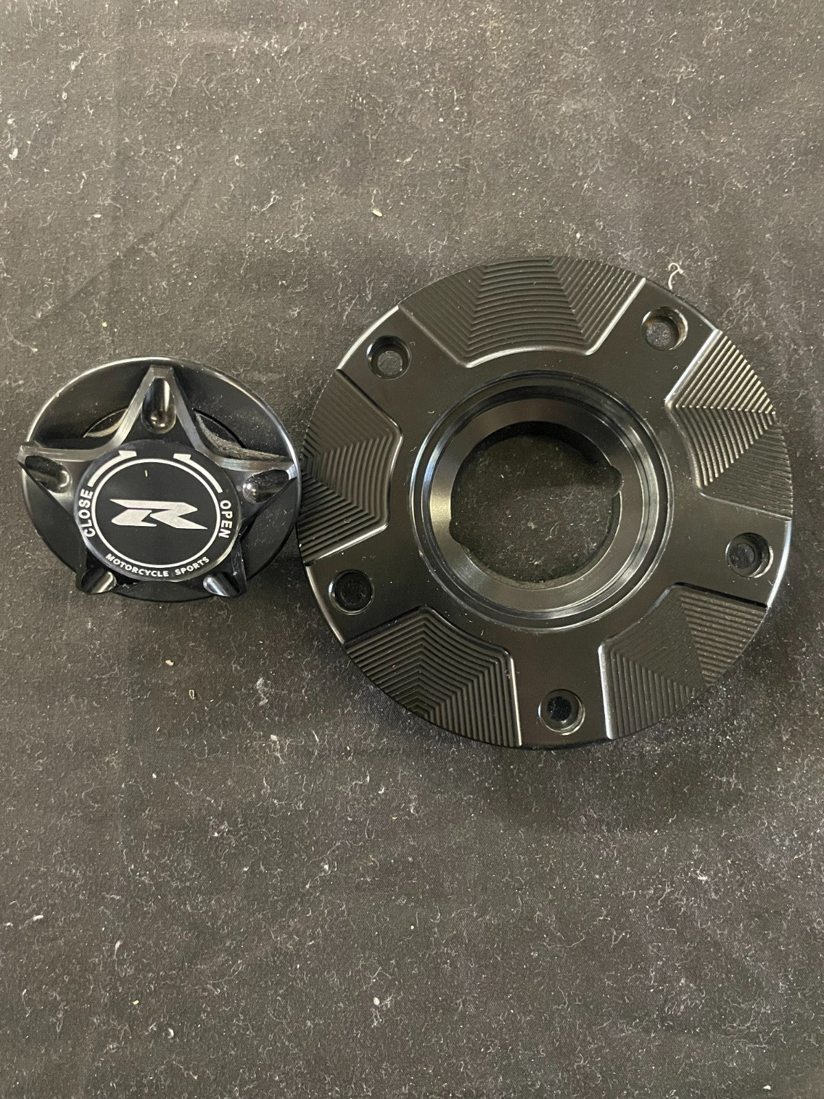 SUZUKI GSXR Quick Release Keyless Gas Tank Cap SUZUKI GSXR   CNC BLACK   #0198