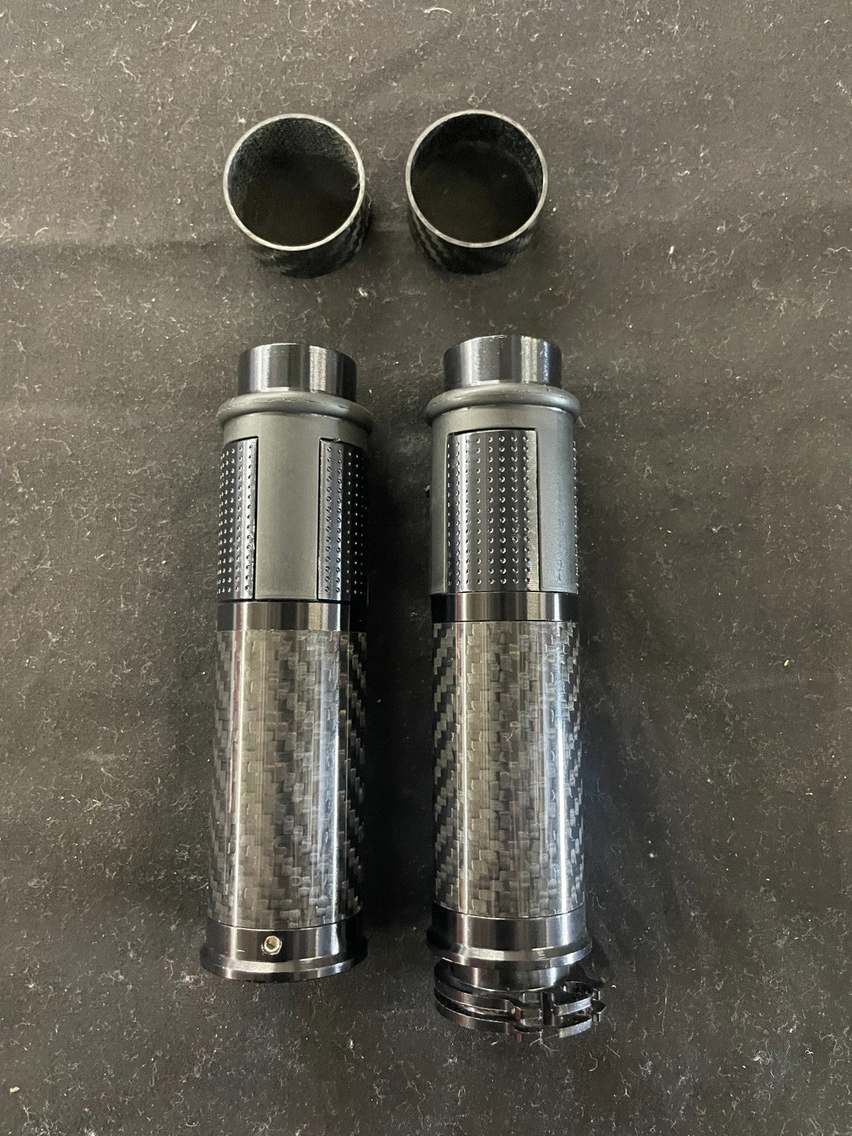 HANDLEBARD GRIPS Carbon Fiber Handle Bar Hand Grips Universal 7/8  #0197