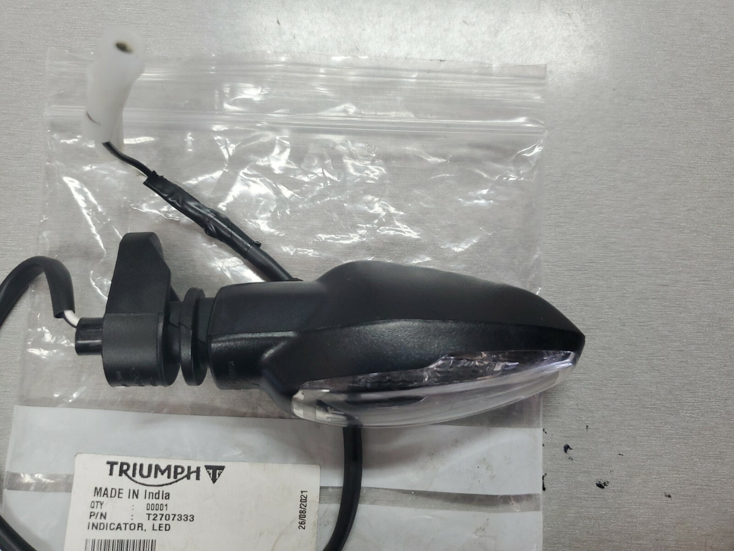 1 Triumph speed triple OEM blinker led   T2707333     #0175