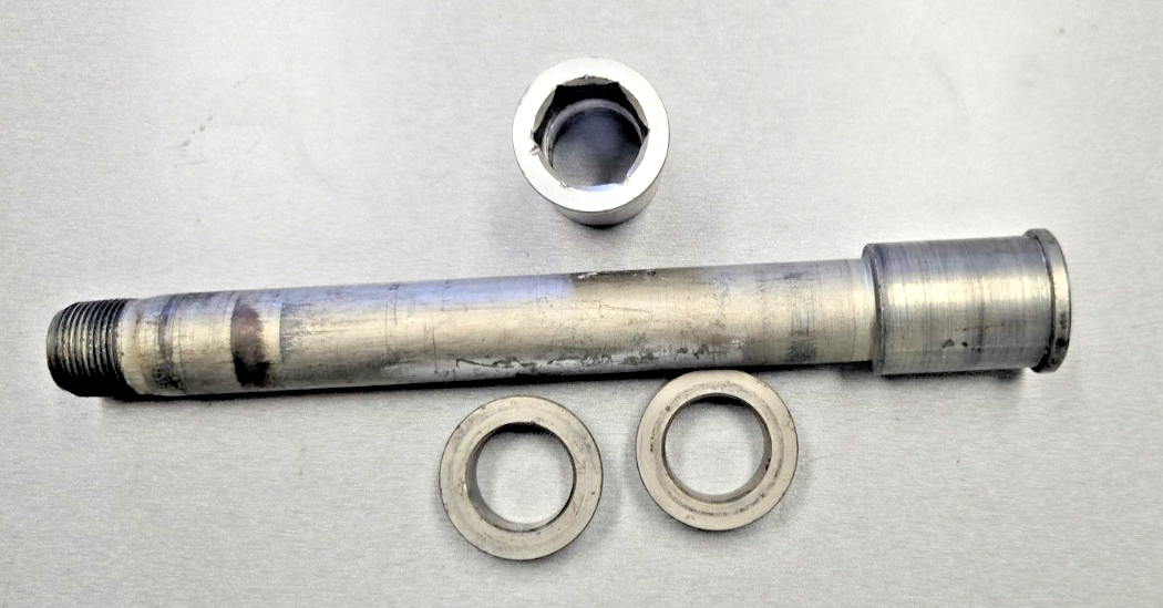 SUZUKI GSXR750 600 2004 2005 FRONT WHEEL AXLE PIVOT BOLT SPACERS STRAIGHT #0524
