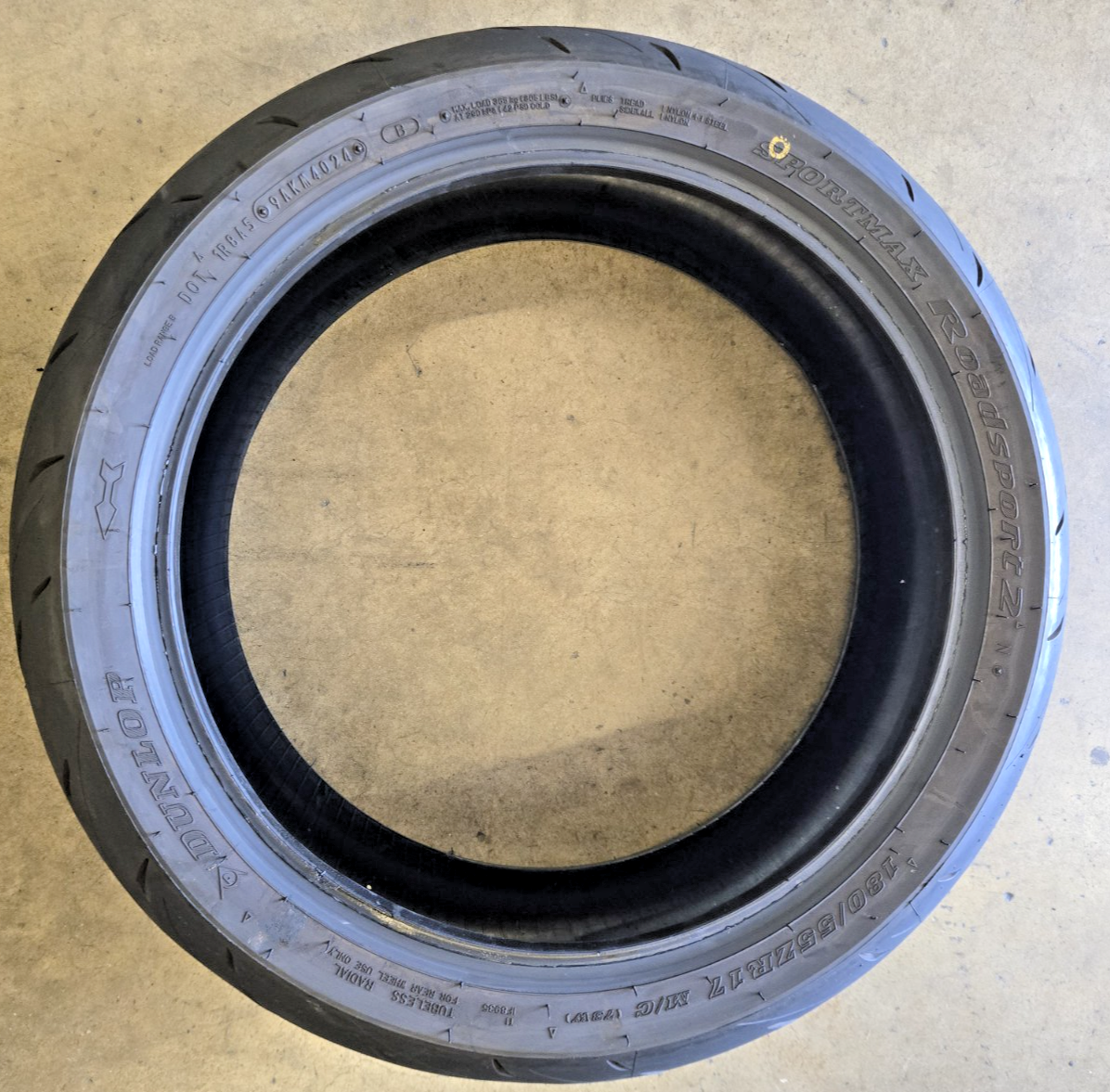 Dunlop Sportmax Roadsport2 180/55-17 90% IT HAS PATCH ONLY 800 MILES 2024