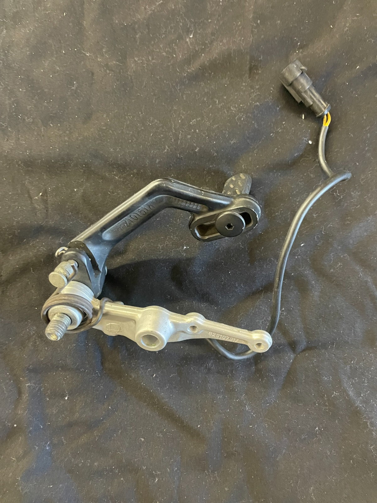 06 Ducati 749 999 Rear Brake pedal and support braket 82910781A 45710151A #0106