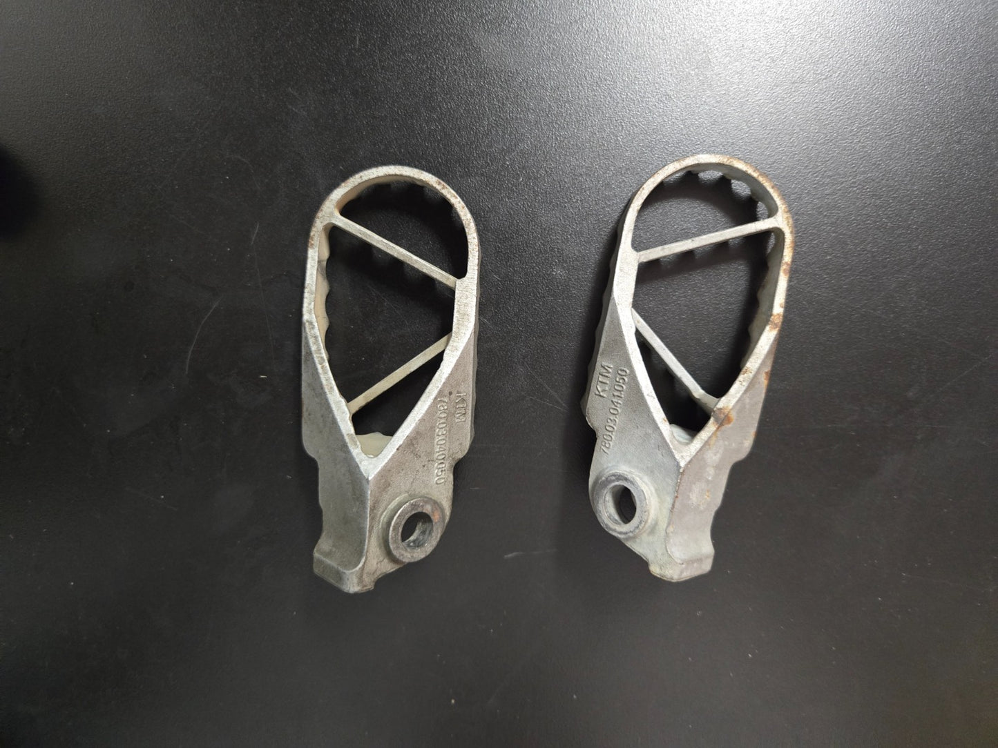2003-2020 KTM 690 950 990 1190 1290 Adventure oem Footrest pair   #0065