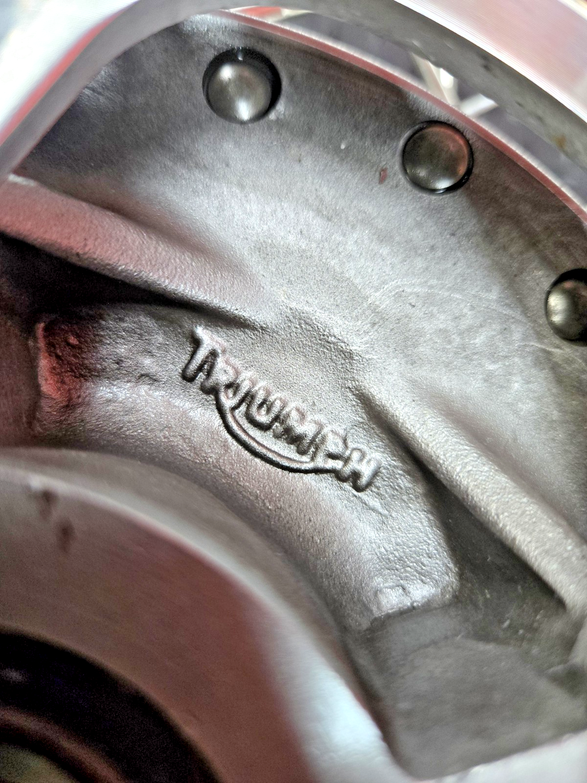 Triumph Thruxton 900 rear wheel rim straight complete rotor sprocket hub #0519