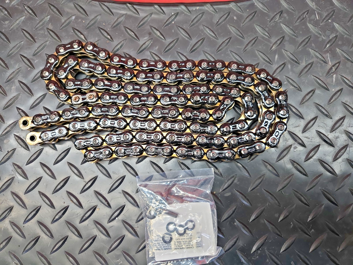 ThreeD 520 Z SUPER SPORT Sealed QX2-Ring Chain Black/Gold 120 Links #1338