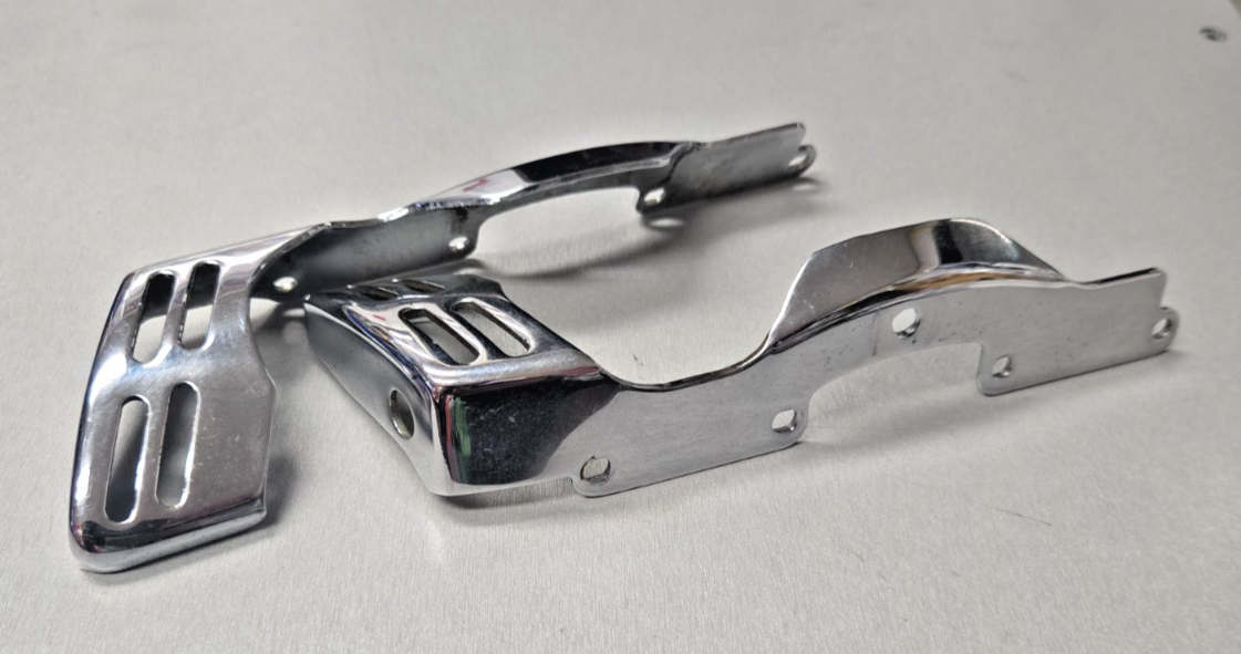 HONDA GOLDWING 1100 CARBURETOR RIGHT LEFT PLATE STAY CHROME COVER #0693