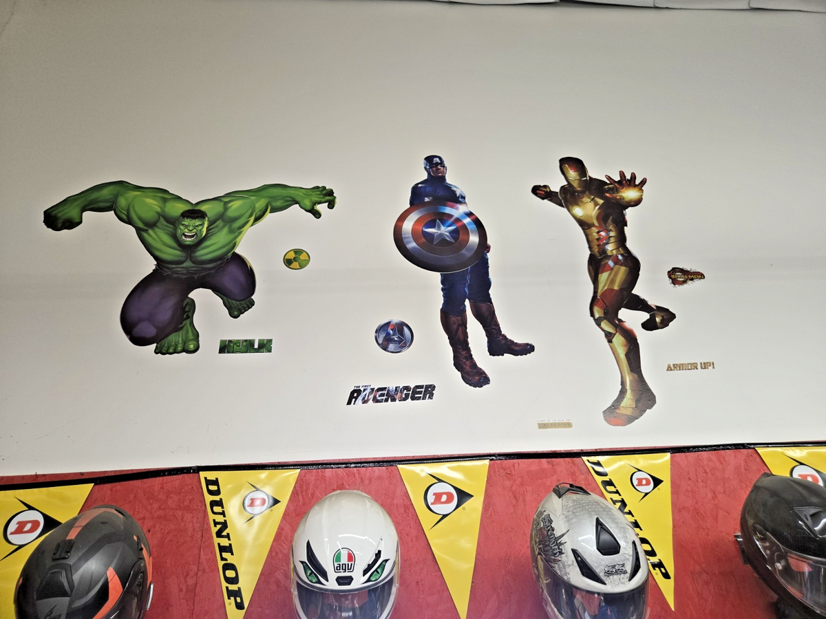 Marvel Avengers  Peel & Stick Wall Decals Removable Repositional, Sealed #1157