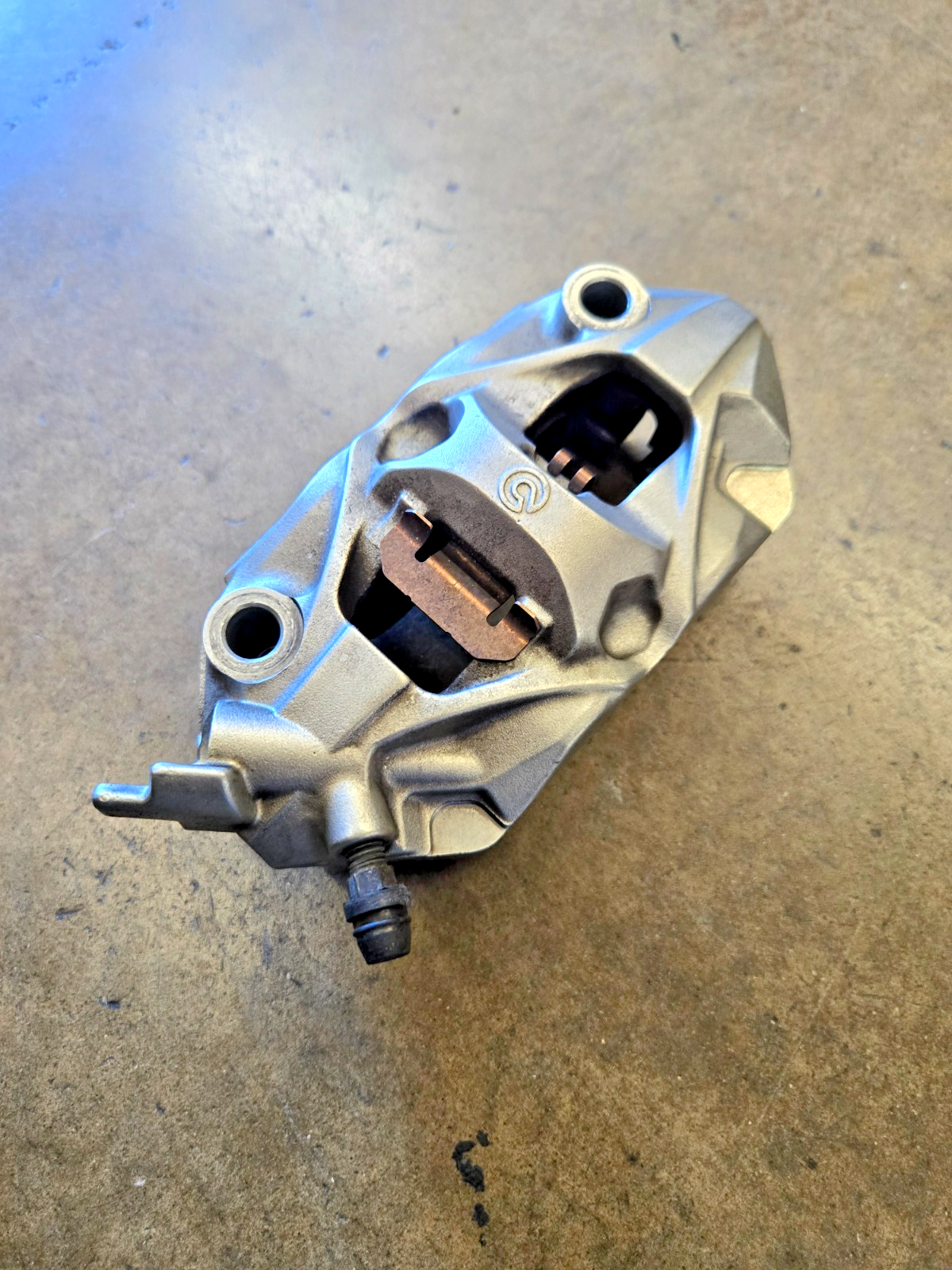 11-26 Suzuki GSX-R600 GSXR 600 Front RIGHT Side Brake Caliper  #0130