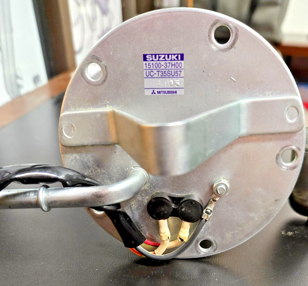 08-09 SUZUKI GSXR600 750 OEM FUEL PUMP GAS PETROL SENDER UNIT  GENUINE #0210