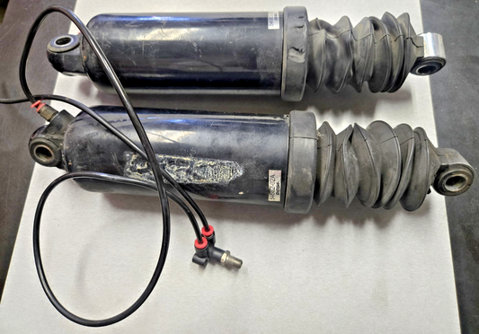 HARLEY DAVIDSON Rear Air Shocks 54662-02A Showa #0697