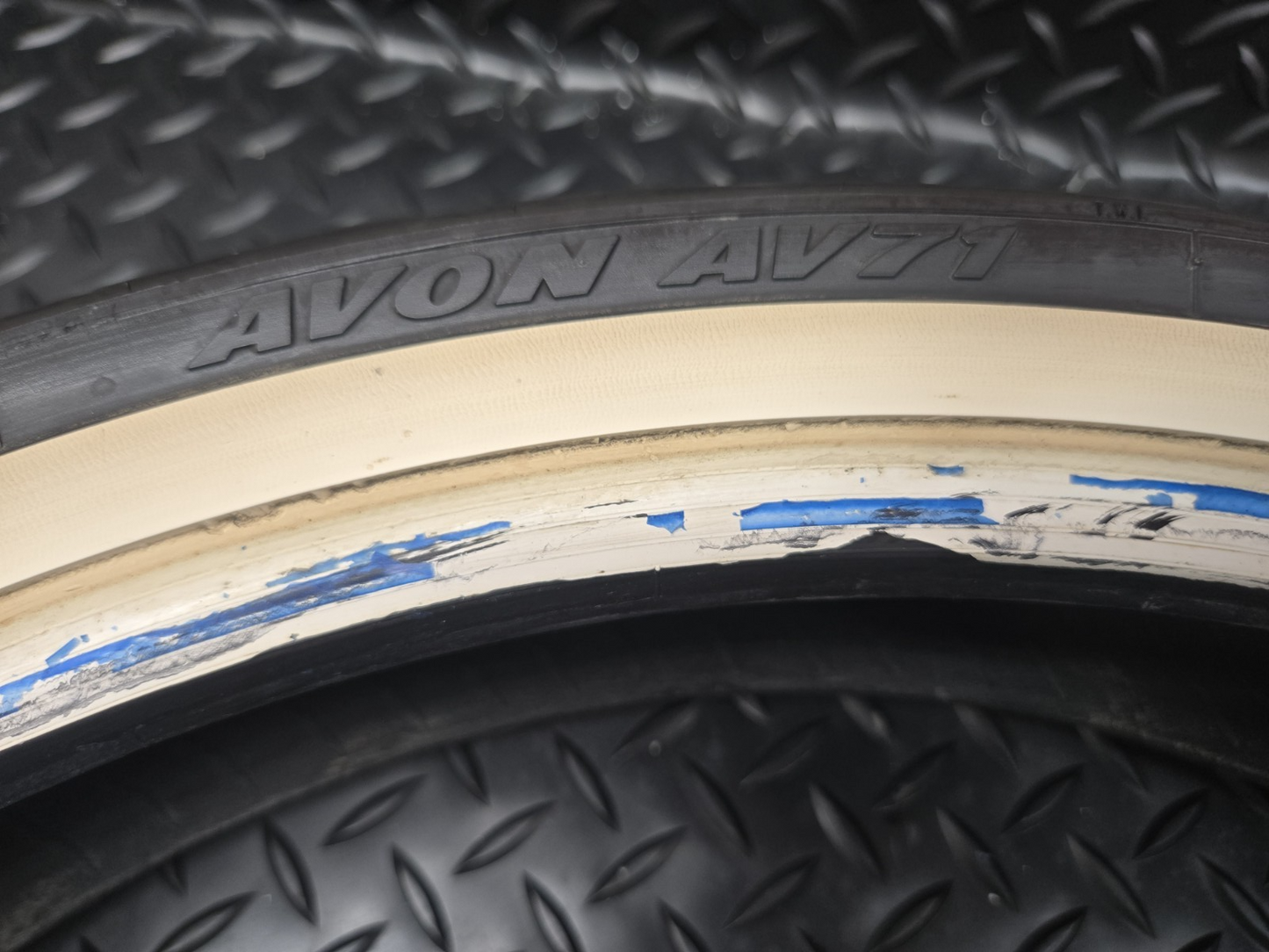 Avon Cobra Chrome Motorcycle Tire AV91 Front 120/70-21 - 68V - Whitewall #1011