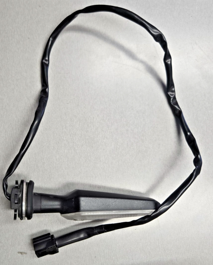 Yamaha XSR700 Genuine Rear Flasher Light - Bat-83330-10-00  #0562