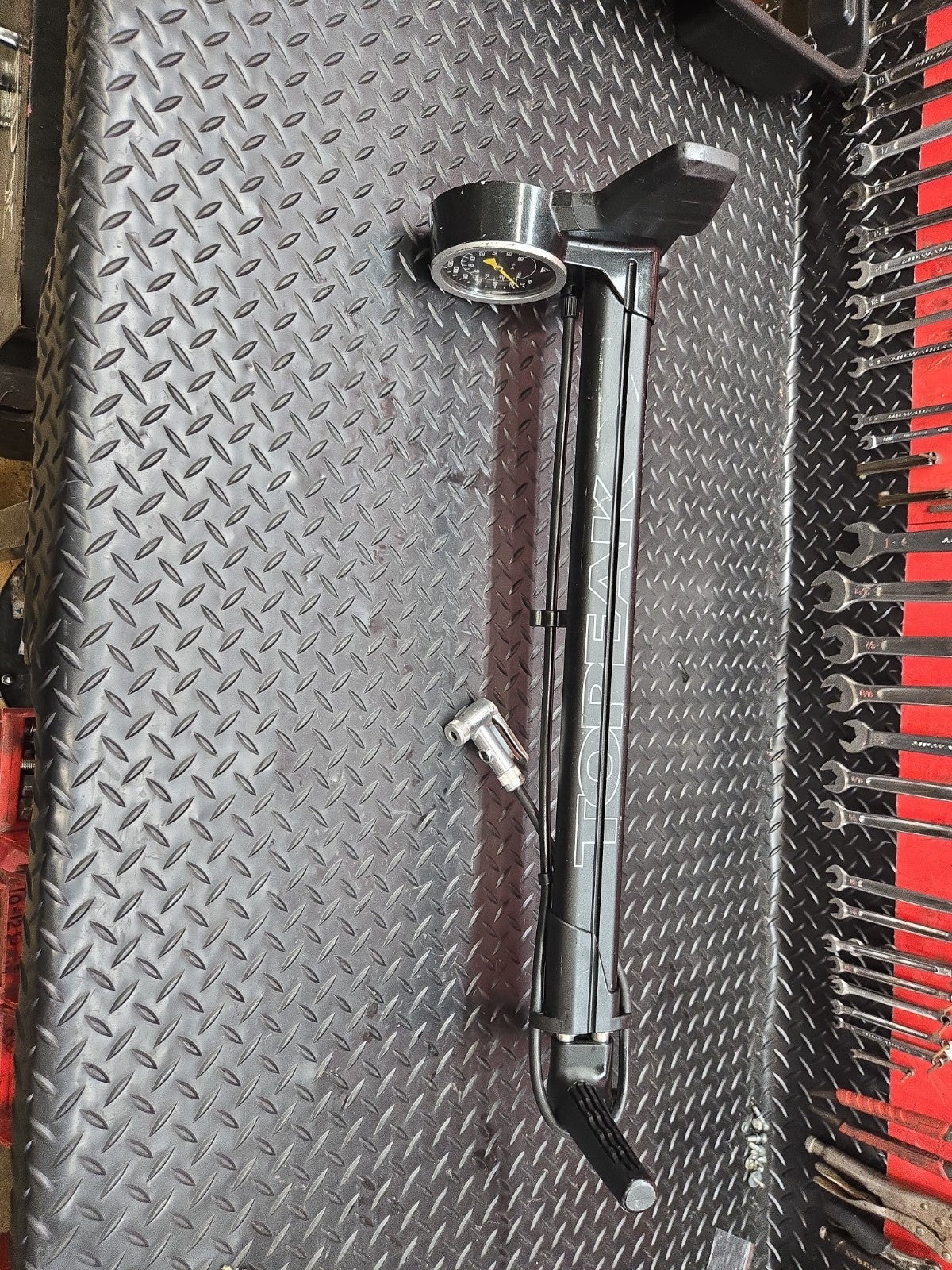 Topeak JoeBlow Ace DX Bike Pump – 260 PSI Triple-Stage High-Pressure #1354