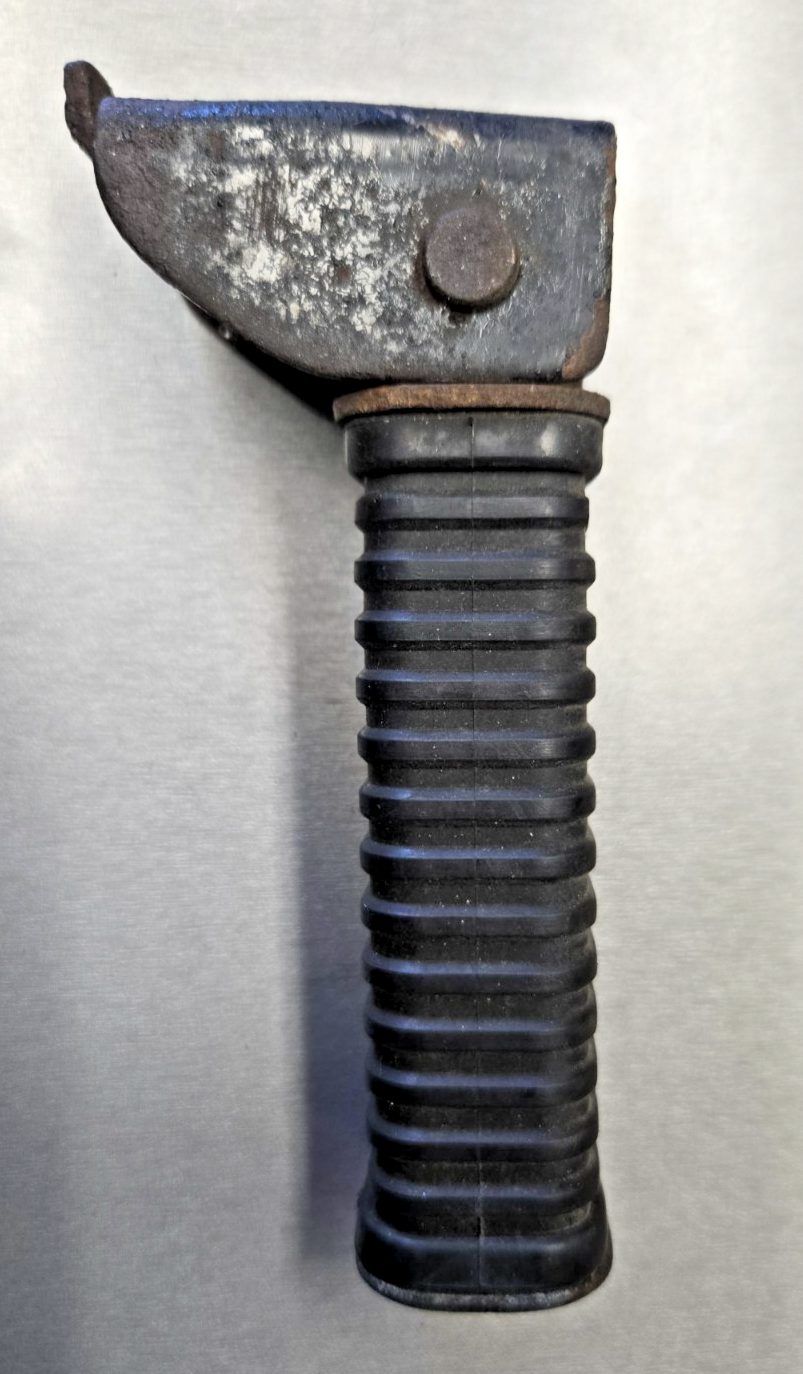 1973 1974 Honda CB550  OEM passenger foot peg #0589